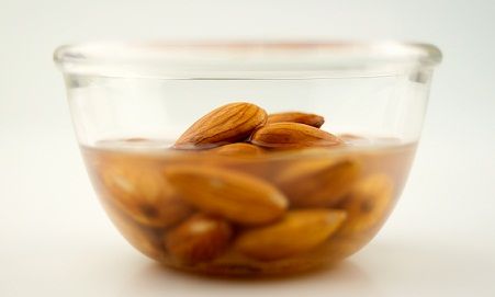 Home Remedies For Dry Skin-Almond Paste