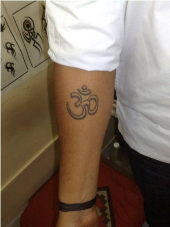 Preprosto Om Tattoo Designs