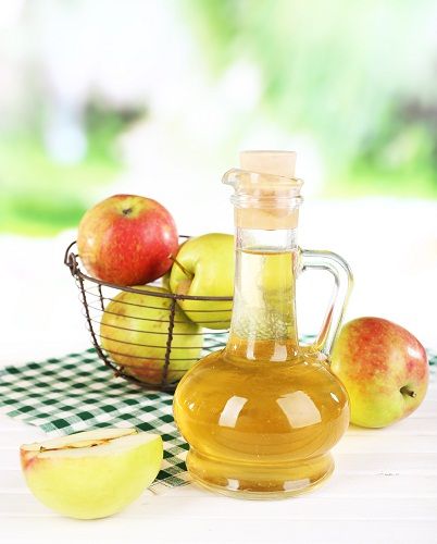 Domov Remedies For Blackheads - Apple Cider Vinegar and Mint Leaves