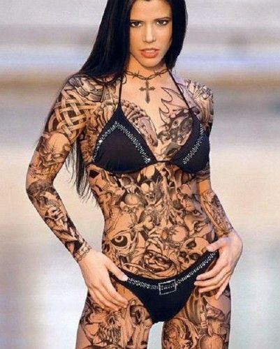 Črna ink body art tattoo design