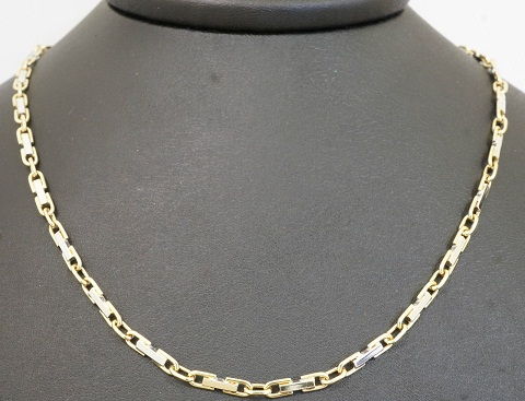 Yellow gold link and bar chain