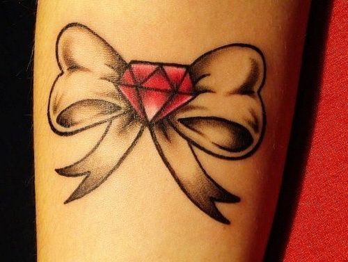 Diamant with a ribbon