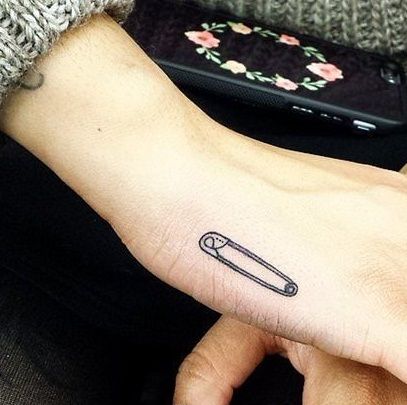 hand-tattoos-with-safety-pin15