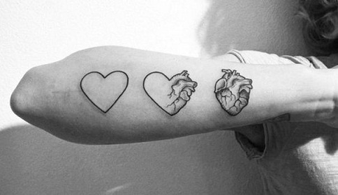 25 Legjobb Meaningful Hand Tattoo design férfiaknak és nőknek