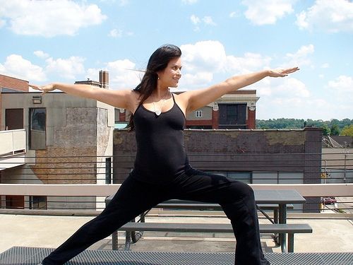 25 A legjobb jóga aszán a terhes nők számára: Mi a biztonságos és mi nem