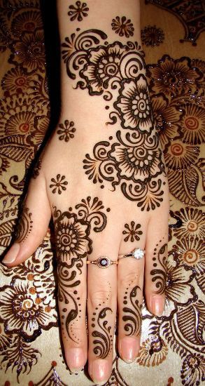 Stylish occasional circle henna