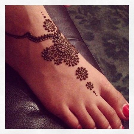 Decorative feet motifs