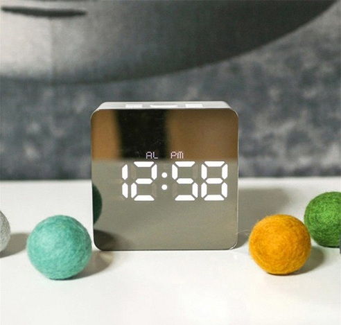 25 različnih vrst digitalnih ure, ki je videti preprosto in lepo