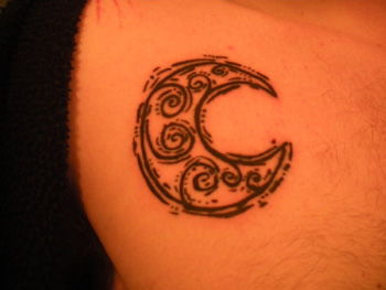 Zodiak Moon Tattoo