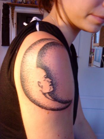 Braţ Moon Tattoo