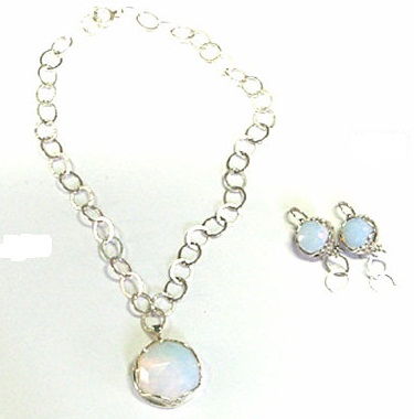 Pearl set necklace with ear hanging -11