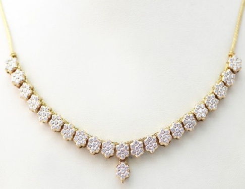 sedem kamnitih diamantnih ogrlice