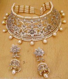 queen-pearl-gold-jewellery10