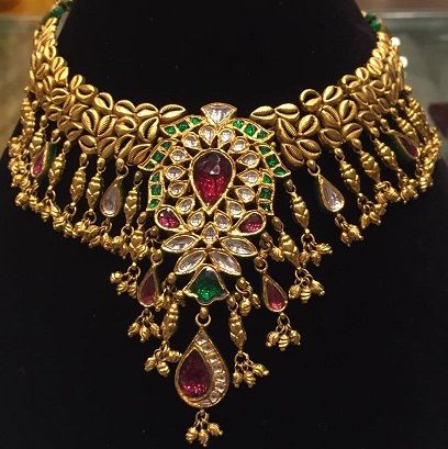 kundan-gold-choker-necklaces4