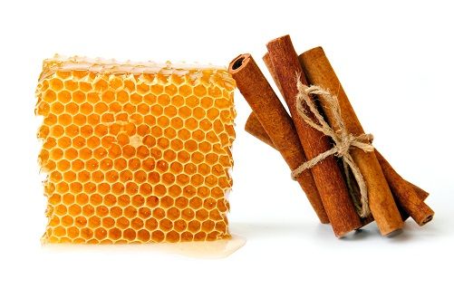 Geriausia Beauty Tips for Pimples - Cinnamon and Honey