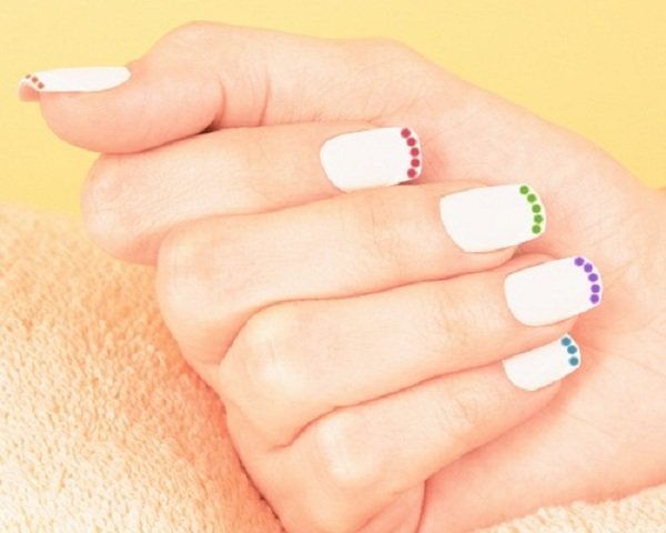 Egyszerű polka dot nail art