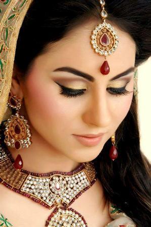 Aur and Red Bridal Makeup