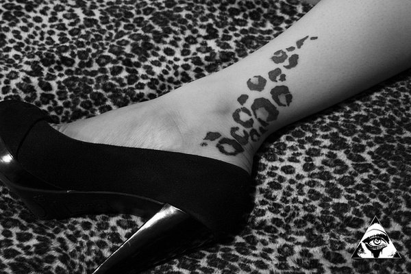 30+ "Cheetah" ir "Leopard" spausdinimo tatuiruotės moterims