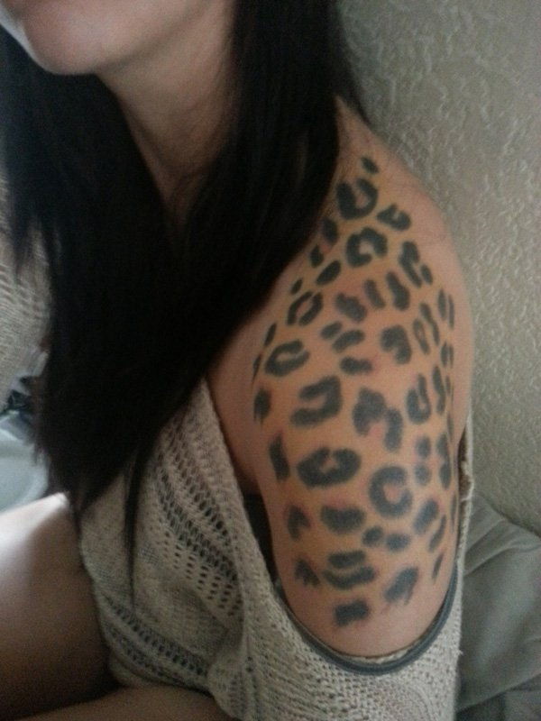 30+ "Cheetah" ir "Leopard" spausdinimo tatuiruotės moterims