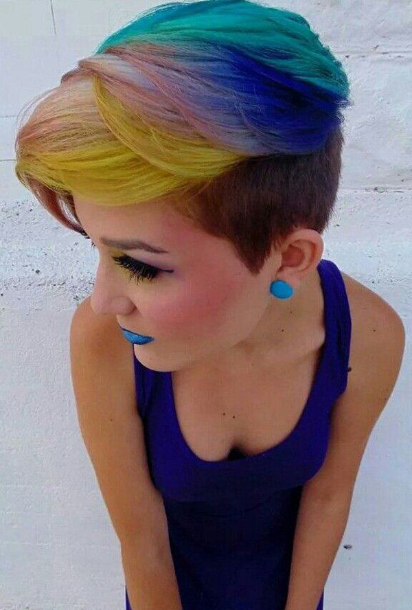 Kratek rainbow dyed hair
