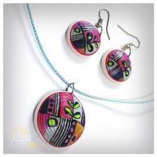 paper-quilling-jewellery-designs-painted-round-quilled-necklace-with-stud