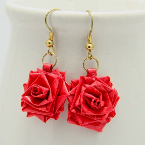 paper-quilling-jewellery-designs-paper-quilled-red-rose-earrings