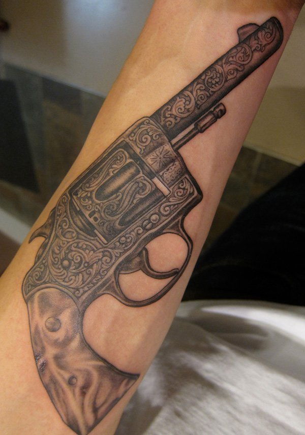 35 puikus tatuiruotės dizaino ginklas