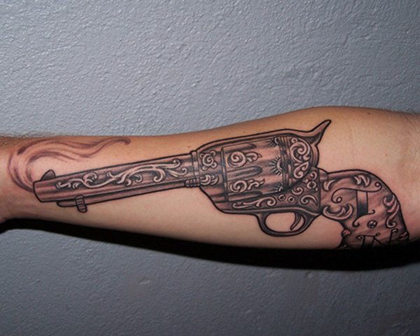 35 modele de tatuaje minunate pentru arme