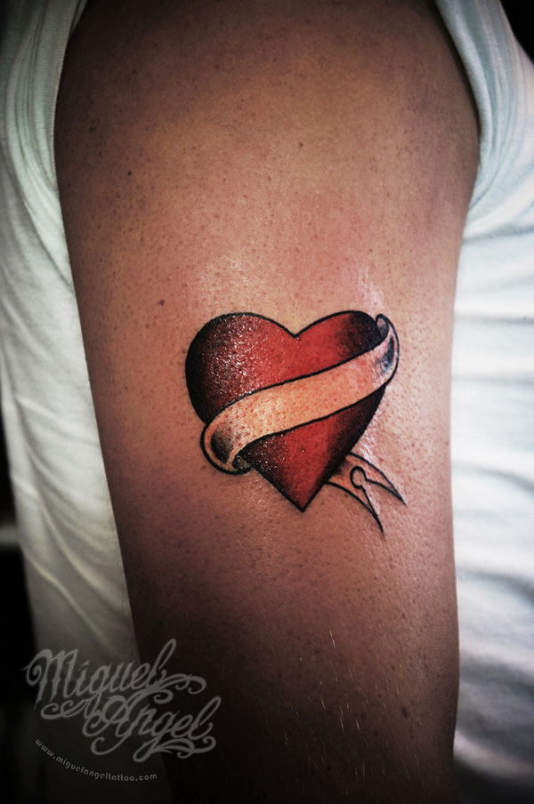 35+ puikus širdies tatuiruotės dizainas