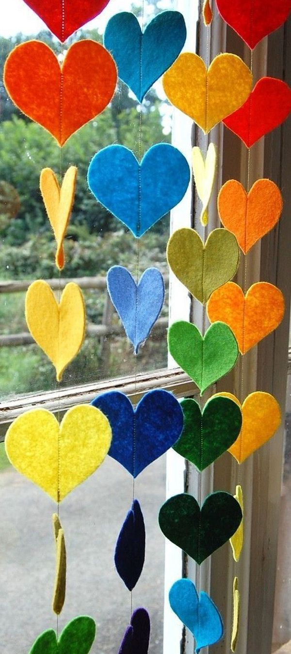 Viseče Rainbow Hearts - A Colorful Felt Decorative Garland