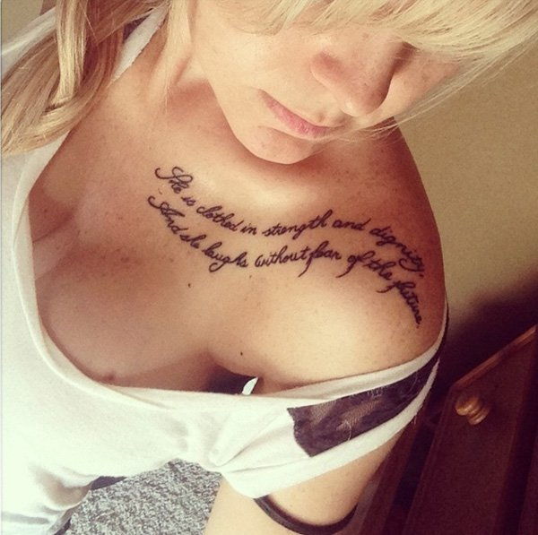 35 aranyos kulcscsont tetoválás nőknek