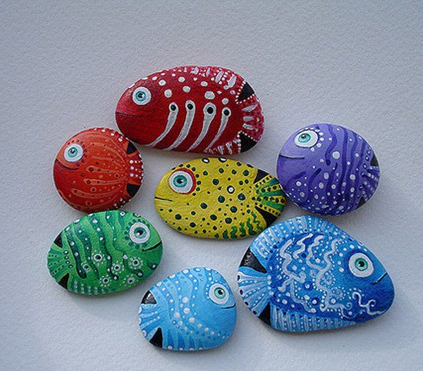 Mână painted sea stones