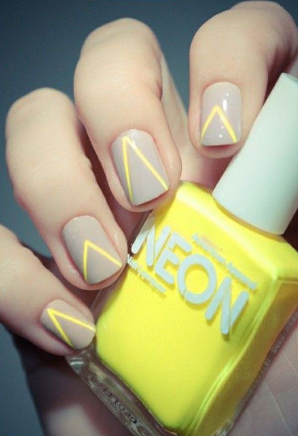 Pilka with yellow nail