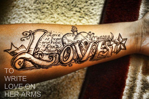 35 įkvepiančios meilės tatuiruotės idėjos