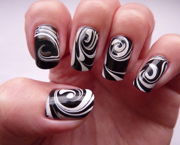 Fekete and White Water Marble Nail Art-19