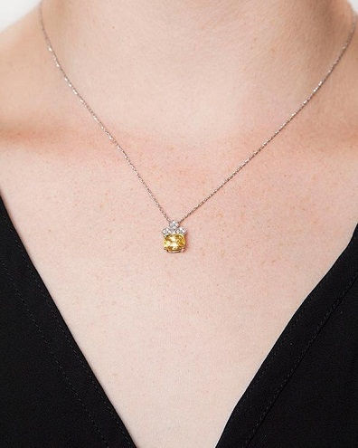 Vintage yellow sapphire gemstone pendant necklace