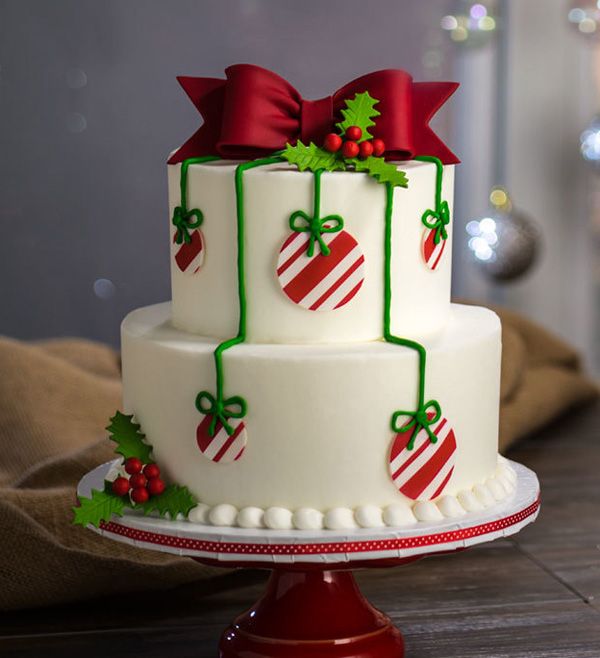 Tier-božična-ornament-torta