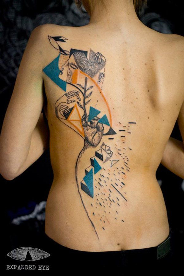 abstraktno surreal back tattoo