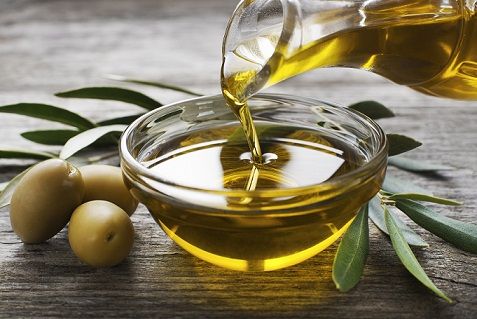 Home Remedies for Dandruff - Almond oil