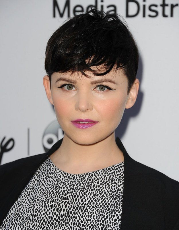 Ginnifer-Goodwin-with-Short-Pixie-Hairstyles