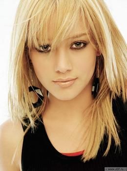 Hilary Duff Side Swept Bangs: Straight and Subtle