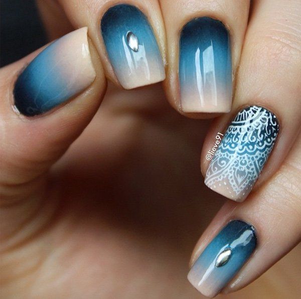 Kék gradient with lace nail art-50