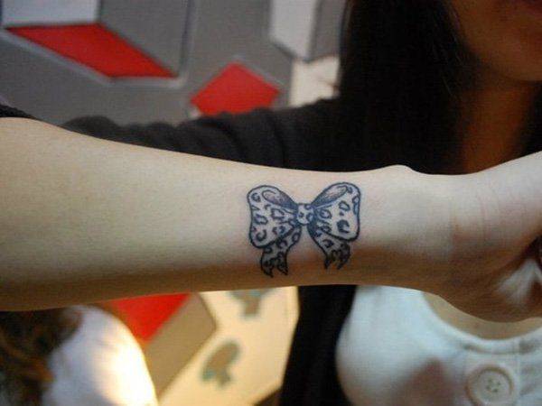 50 Eye-catching csukló Tetováló ötletek