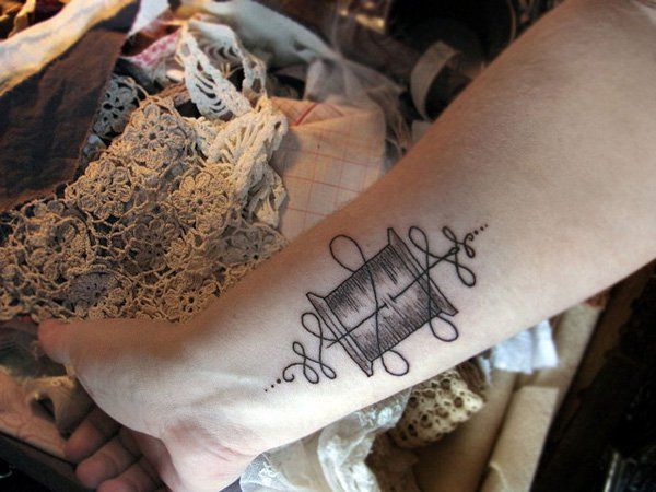 50 akių iešmo riešo tatuiruotės idėjos