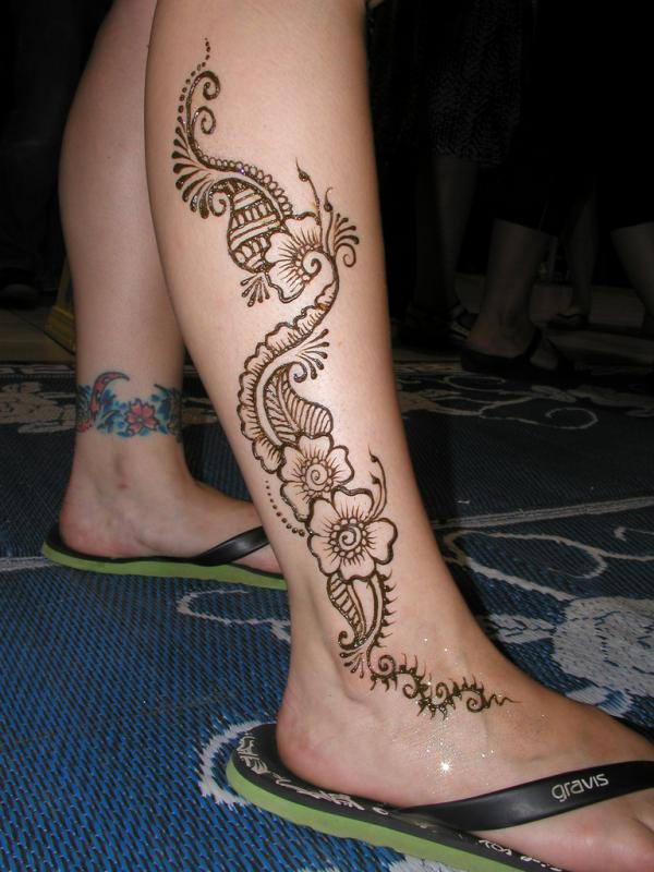 50 modele intricate Henna Tattoo