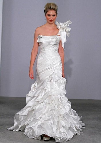 Asimetrinė Wedding Dress