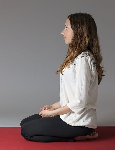 Erou Pose in Yoga - Virasana Yoga Pose and Benefits