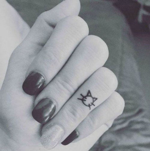mažas finger tattoo_39