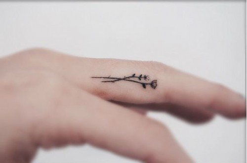 mažas finger tattoo_28