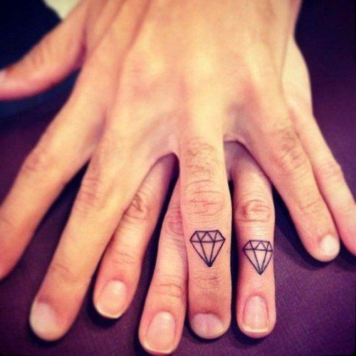 kicsi finger tattoo_22